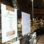 Florian Rooms Guest House